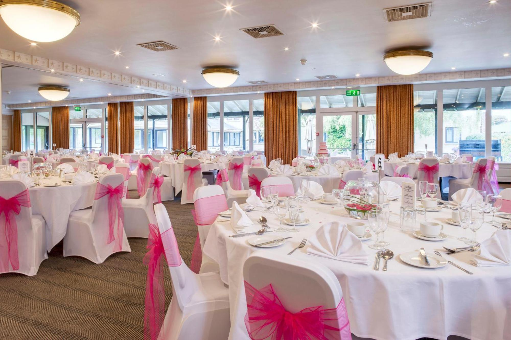 Leeds By Ihg Hotel 4*